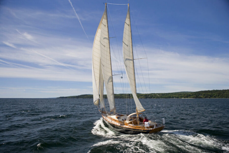 carbon fiber boat design uses top notch tech